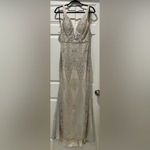 Sequenced sleeveless Long Dress size 4 NWT